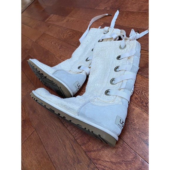UGG White Heirloom Lace Up Boot, Size 7 - Picture 1 of 3